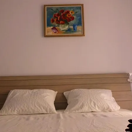 Apartamento Chic In Residential Area